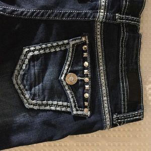 Day trip Virgo bootcut 28L dark wash capris